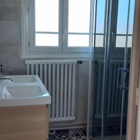 Superbe Bord De Avec Jacuzzi 6 Personnes 度假居